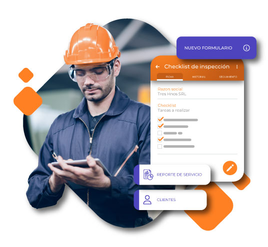 Trabajador completando un informe para realizar el control del servicio realizado